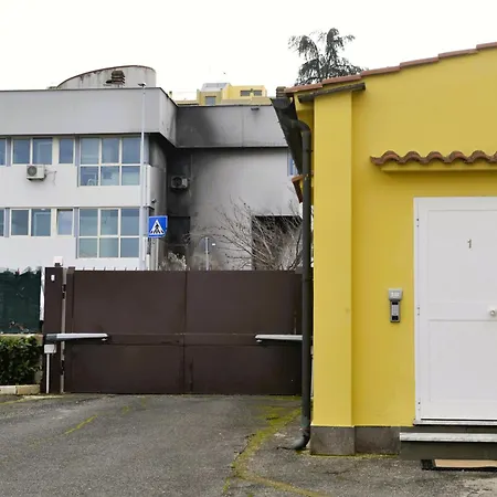 Aurora Tor Vergata-metro C Apartament *