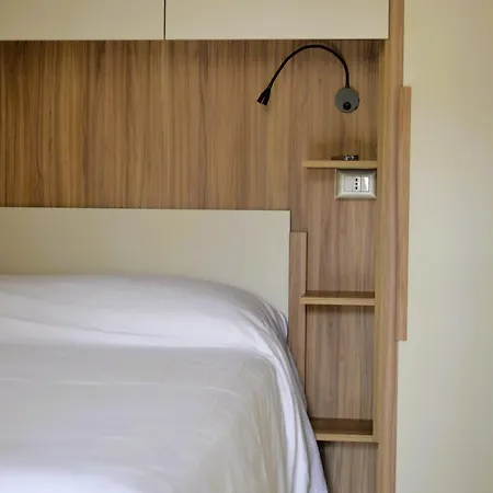 Appartement Aurora Tor Vergata-metro C Torrenova, Free Parking And Wifi Rome
