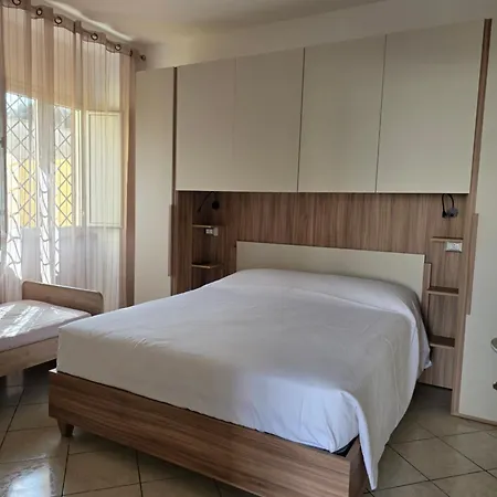 Appartamento Aurora Tor Vergata,free Gated Private Parking Roma