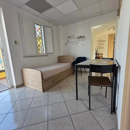 Aurora Tor Vergata-metro C Torrenova, Free Parking And Wifi Appartement Rome