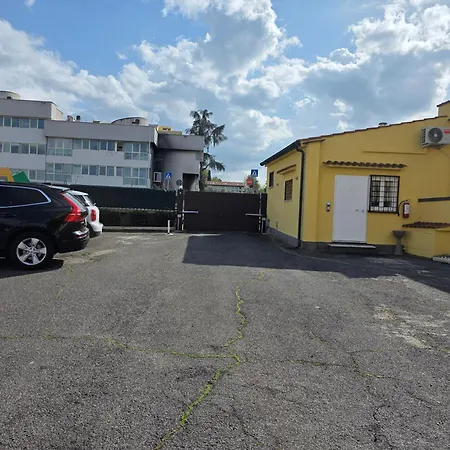 Apartment Aurora Tor Vergata-metro C Torrenova, Free Parking And Wifi Rome
