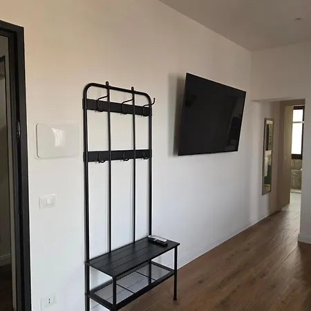 Apartment Aurora Tor Vergata,free Gated Private Parking Rome