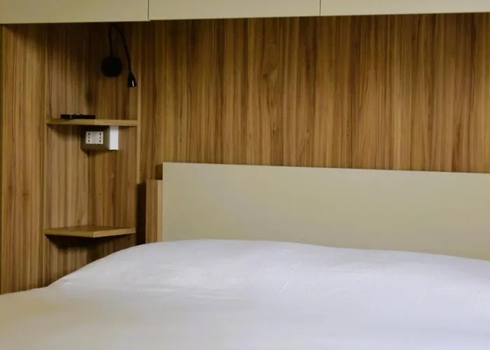 Aurora Tor Vergata-metro C * Rom