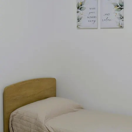 Appartement Aurora Tor Vergata-metro C Torrenova, Free Parking And Wifi *